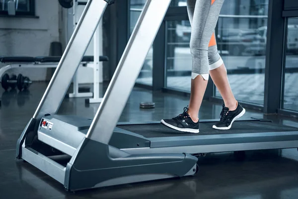 Cropped Shot Sportswoman Running Treadmill Gym — Stock Photo, Image