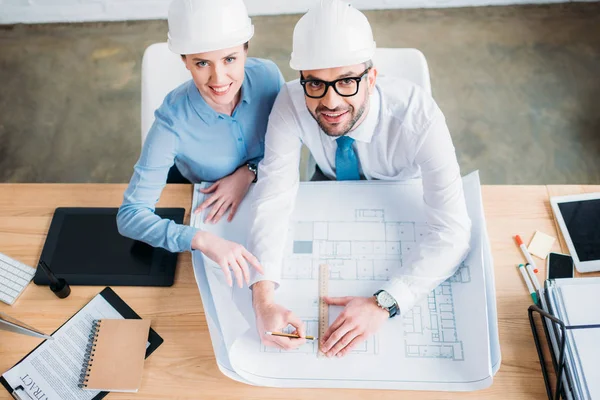 High Angle View Architects Working Building Plan Office Looking Camera — Stock Photo, Image