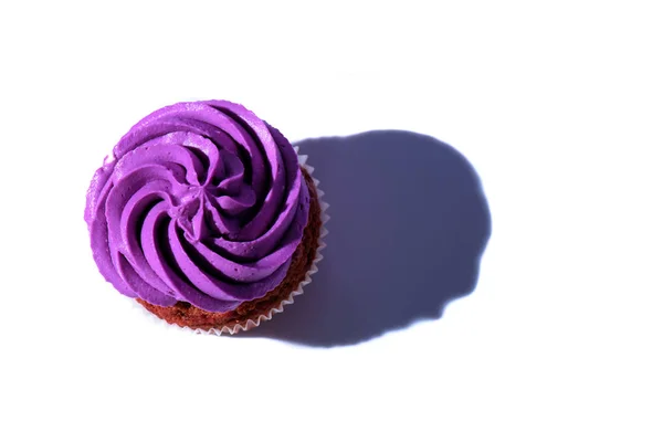 Top View Cupcake Purple Buttercream Icing White Surface — Stock Photo, Image