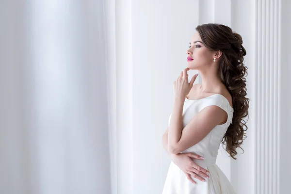 Thoughtful Young Bride Wedding Dress — Stock Photo, Image