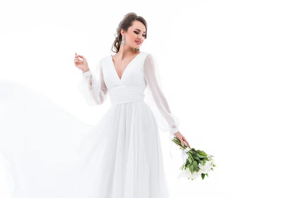 Noiva Feliz Posando Vestido Tradicional Com Buquê Casamento Isolado Branco — Fotografia de Stock