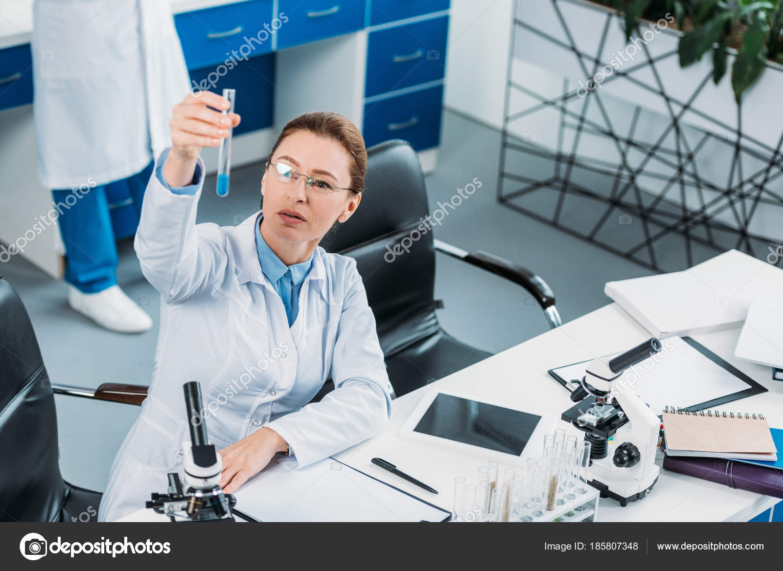 Hand job lab look for Delirium, Hand job lab