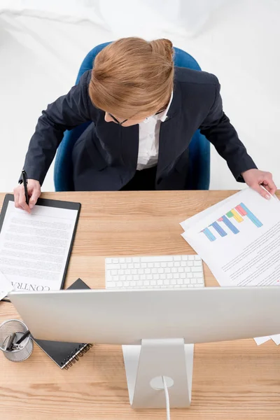 Vista Aérea Mujer Negocios Haciendo Papeleo Lugar Trabajo Oficina — Foto de Stock