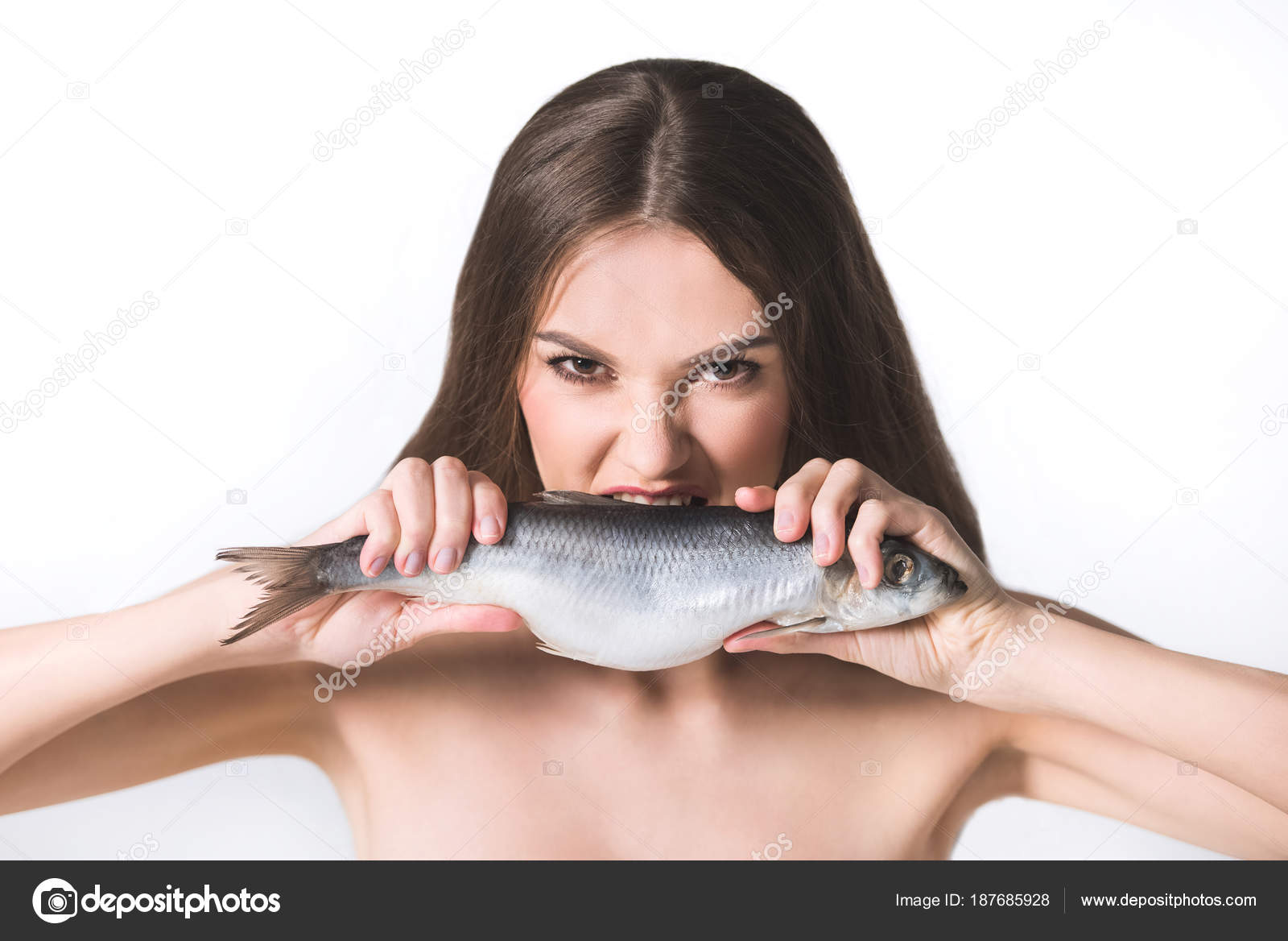 Мужчина водолей и женщина рыбы. Как понравиться девушке рыбе. Как понравиться девушке рыбе. Голая селедка. Как понравиться девушке рыбе.