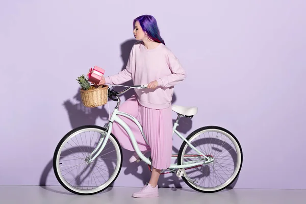 Beautiful Young Woman Pink Clothing Bicycle Pineapple Gift Box Basket — Stock Photo, Image