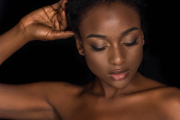 Sensual Young Naked African American Girl Water Drops Face Posing — Stock Photo, Image