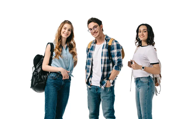 Lächelnde Multikulturelle Studenten Die Isoliert Auf Weiß Die Kamera Schauen — Stockfoto