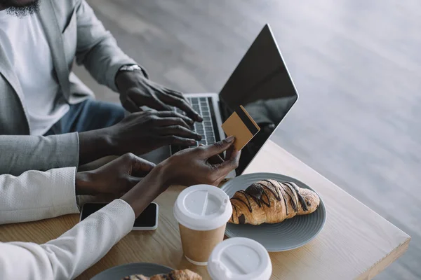 Shopping online — Stock Photo, Image