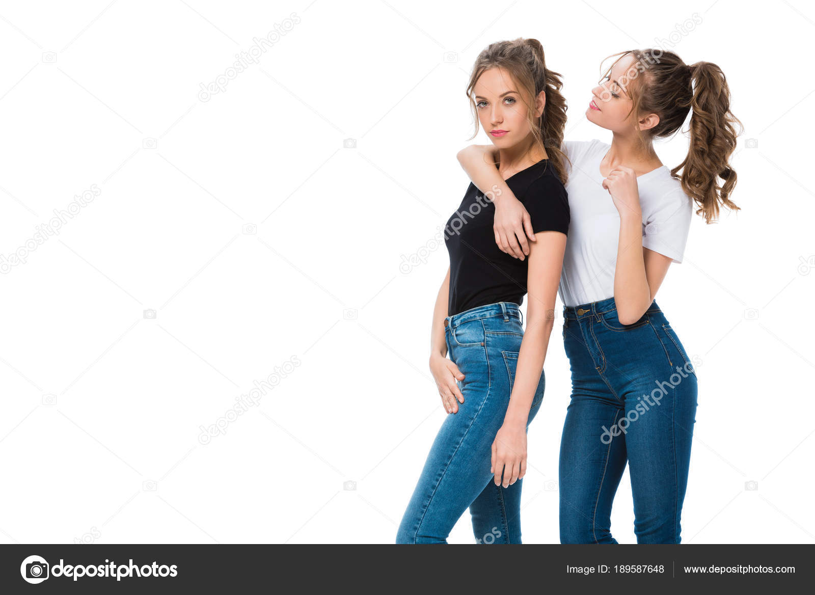 Weißes mädchen aus schwarzen jungen