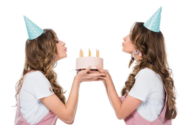 Side View Beautiful Young Twins Blowing Out Candles Birthday Cake — Stock Photo, Image