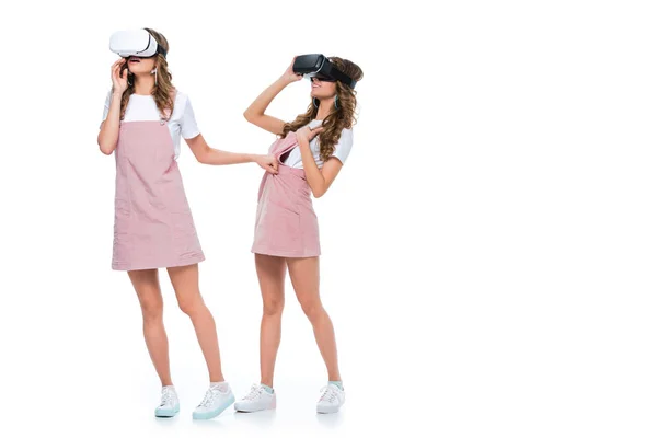 Surprised Twins Watching Something Virtual Reality Headsets Isolated White — Free Stock Photo