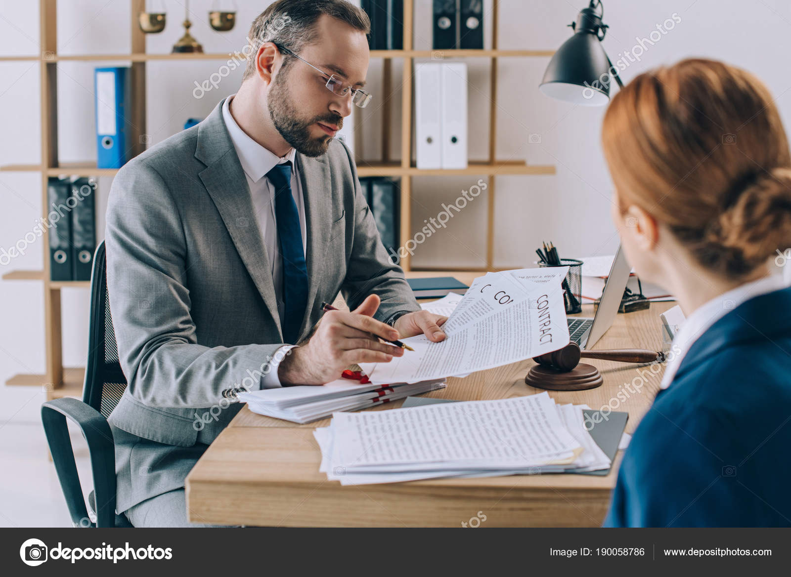 Partial View Lawyers Discussing Contract Workplace Office — Stock Photo