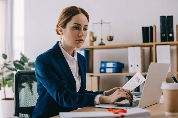 Focused Female Lawyer Working Laptop Workplace Office — Stock Photo, Image