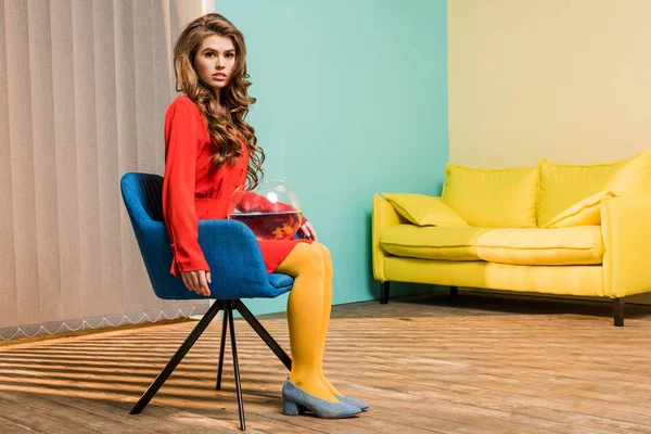 Young Woman Retro Clothing Golden Fish Aquarium Sitting Chair Colorful — Stock Photo, Image
