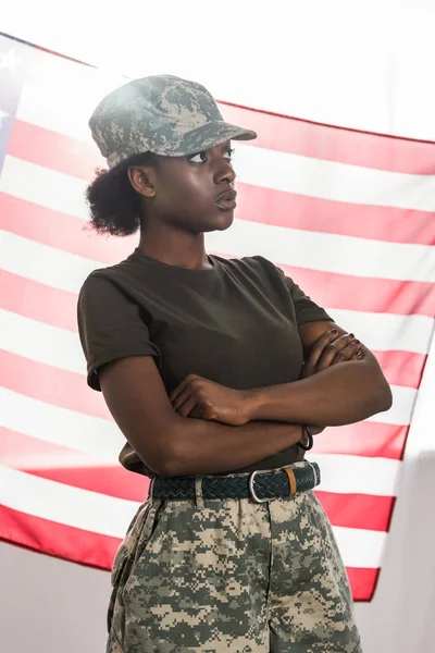 Young African American Female Soldier Camouflage Clothes Front Flag — Stock Photo, Image