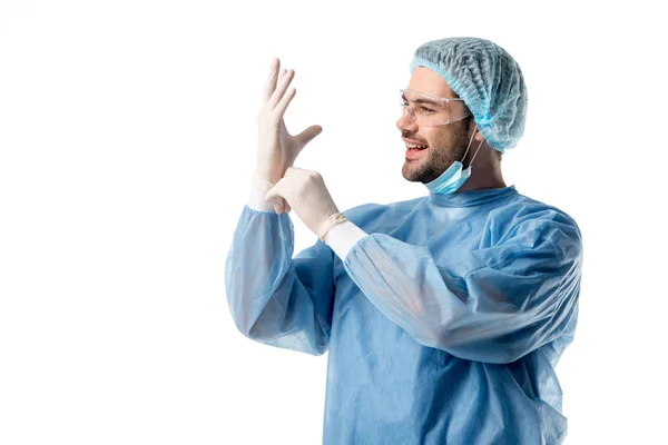 Cirujano Uniforme Azul Gafas Con Guantes Médicos Aislados Blanco — Foto de Stock