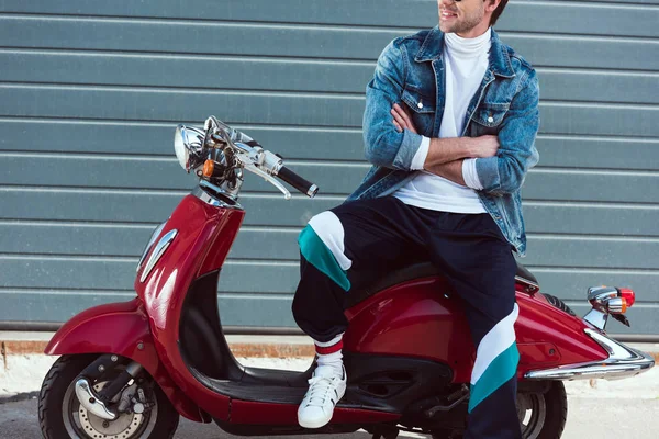 Cropped Shot Man Stylish Old School Clothes Vintage Red Scooter — Free Stock Photo