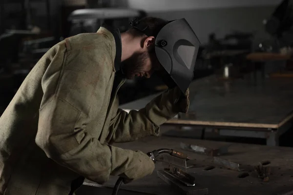 Welder Lifting Protective Mask Look His Work Factory — Stock Photo, Image