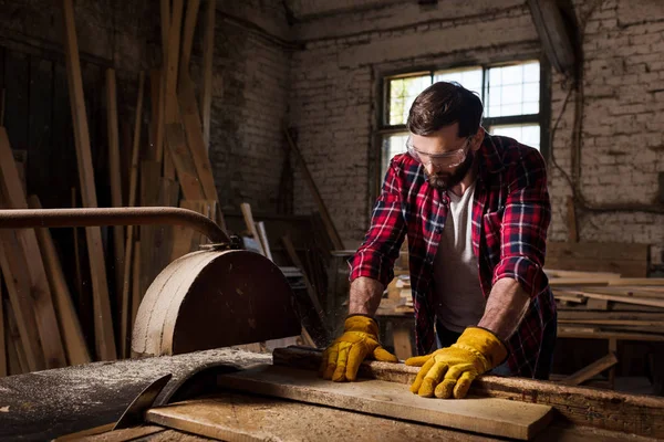 Bearded Worker Protective Googles Gloves Using Machine Saw Sawmill — Stock Photo, Image