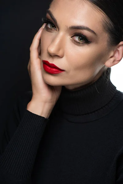 Mooie Vrouw Met Rode Lippen Geïsoleerd Wit Zwart — Stockfoto