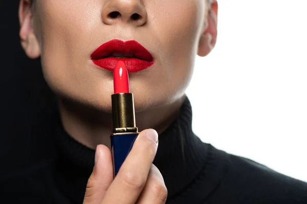 Vista Recortada Hermosa Mujer Con Labios Rojos Aplicando Lápiz Labial —  Fotos de Stock