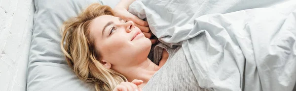 Panoramic Shot Beautiful Young Woman Lying Bed Home — Stock Photo, Image