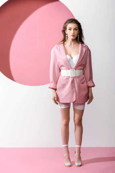 Stylish Girl Standing Looking Camera White Pink — Stock Photo, Image