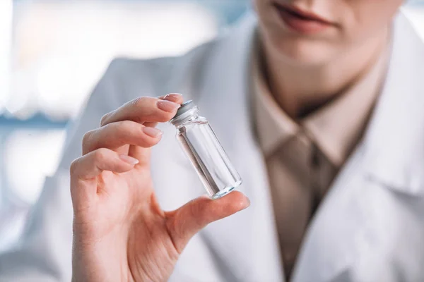 Close Immunologist Holding Glass Bottle Clinic — Stock Photo, Image