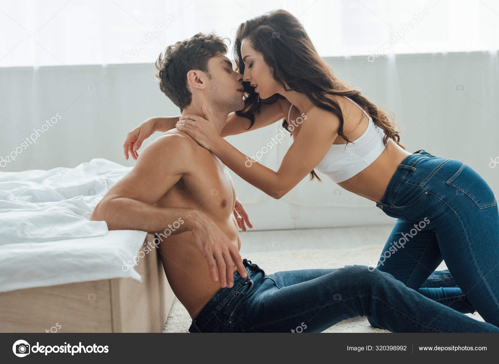 Hot Girl Kissing Boyfriend