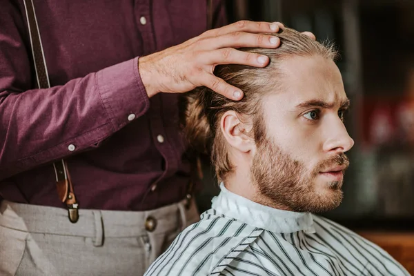 Barber Putting Hands Hear Handsome Bearded Man — Stock Photo, Image
