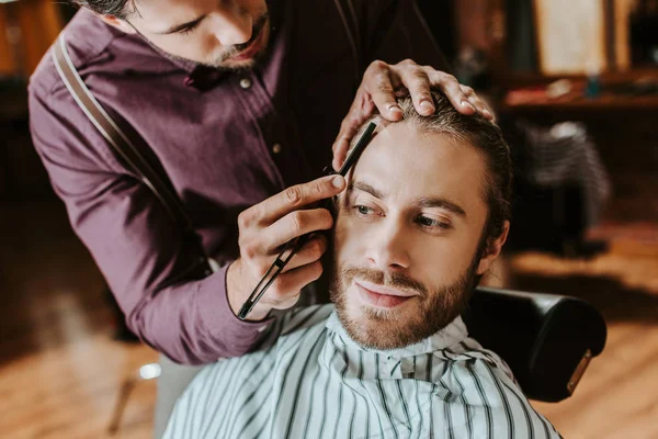 Barber Shaving Happy Bearded Man Barbershop — Stock Photo, Image