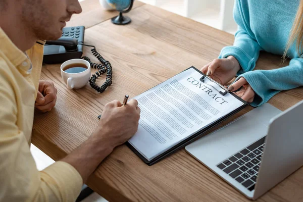 Cropped View Man Signing Contract Clipboard Hands Travel Agent — ストック写真