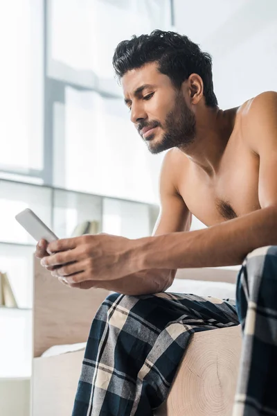 Handsome Sexy Racial Man Sitting Bed Using Smartphone Morning — Stock Photo, Image