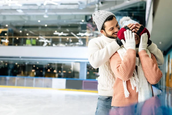 Handsome Boyfriend Closing Eyes Girlfriend Make Surprise Skating Rink — Stock Photo, Image