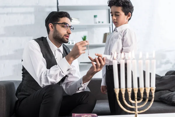 Jewish Father Giving Necklace Cute Son Apartment — Stock Photo, Image