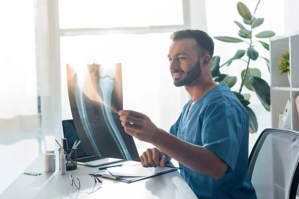 Happy Orthopedist Looking Ray Clinic — Stock fotografie