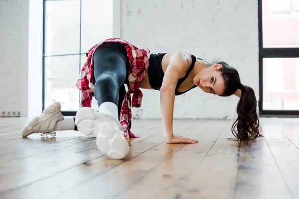 Focalizzazione Selettiva Flessibile Giovane Donna Danza Jazz Funk — Foto Stock