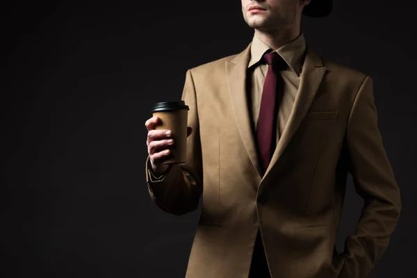 Vista Recortada Hombre Elegante Traje Beige Sosteniendo Taza Papel Aislado — Foto de Stock