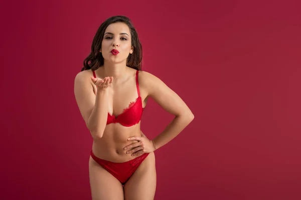 Verleidelijk Meisje Lingerie Het Verzenden Van Lucht Kus Terwijl Kijken — Stockfoto