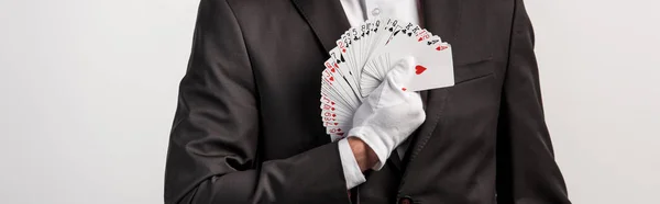 Ausgeschnittene Ansicht Eines Zauberers Mit Spielkarten Isoliert Auf Grau Panoramaaufnahme — Stockfoto