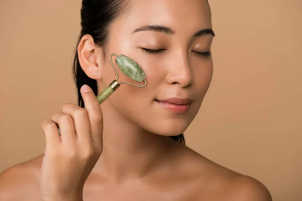 Beautiful Naked Asian Girl Closed Eyes Massaging Face Jade Roller — Stock Photo, Image