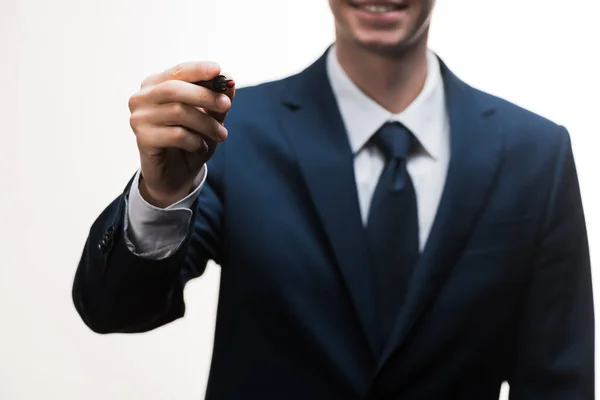 Foco Seletivo Empresário Feliz Terno Segurando Caneta Marcador Isolado Branco — Fotografia de Stock