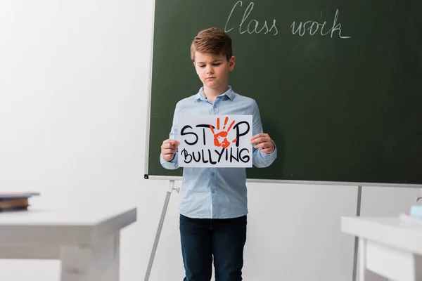 Selective Focus Schoolchild Holding Placard Stop Bullying Lettering — Stock Photo, Image