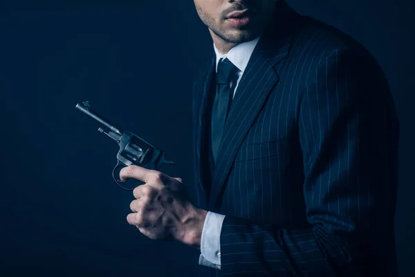 Vista Ritagliata Gangster Con Revolver Blu Scuro — Foto Stock