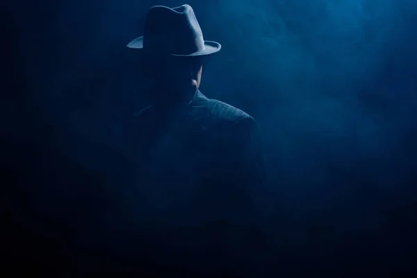 Silhouette Mafioso Felt Hat Suit Dark Background — 스톡 사진