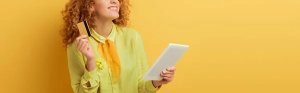 Panoramic Shot Cheerful Redhead Woman Holding Digital Tablet Credit Card — Stock Photo, Image