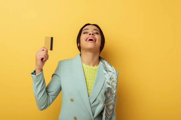 Happy African American Girl Laughing Holding Credit Card Yellow — Stock Photo, Image