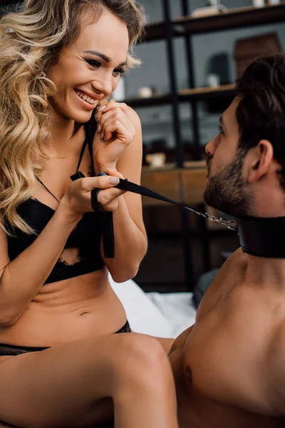 Sexy Woman Smiling Boyfriend While Holding Bdsm Leash Bed — Stock Photo, Image