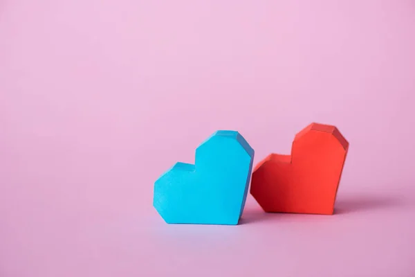 Κόκκινο Και Μπλε Καρδιές Origami Ροζ Αντίγραφο Χώρου — Φωτογραφία Αρχείου