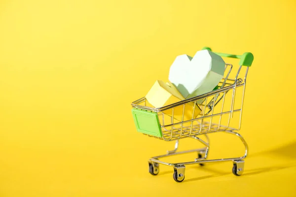 Origami Hearts Toy Shopping Cart Yellow — Stock Photo, Image